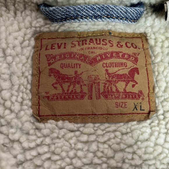Levi Strauss Ladies Jean Jacket - Picture 4 of 4